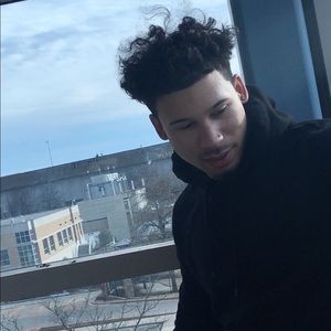 Meet your Posher, Cameron